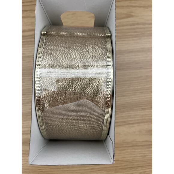 Holiday Cheer Gold Metallic Nylon Wired Edge RIBBON 100 ft 2.5" Super Value - Picture 3 of 4